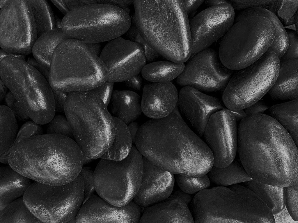 Black Polished Pebbles - Icontile - PBLACKLRG