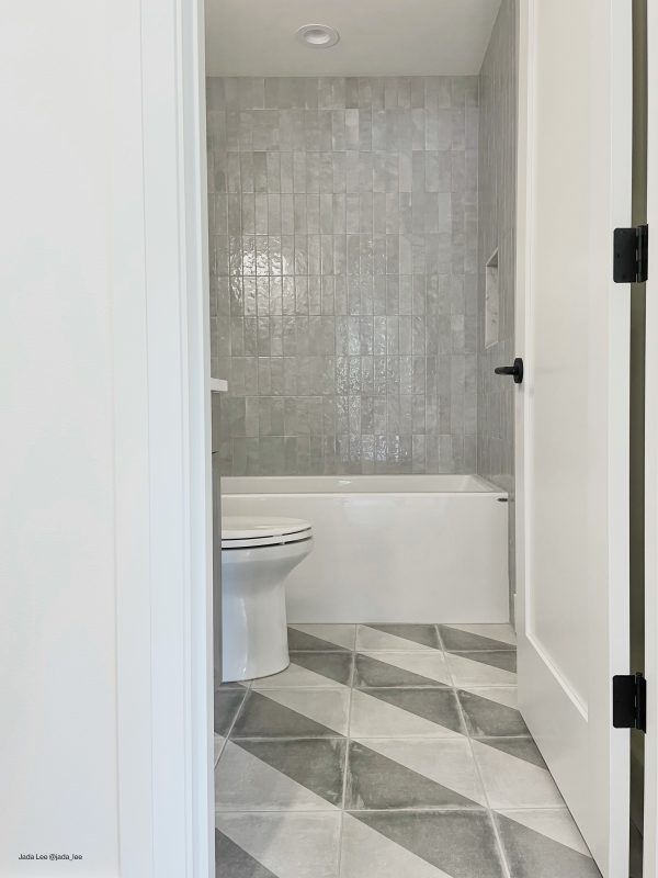 Cloe 2.5  x 8  Ceramic Tile in Grey - DECCLOGRE28G - Image 2