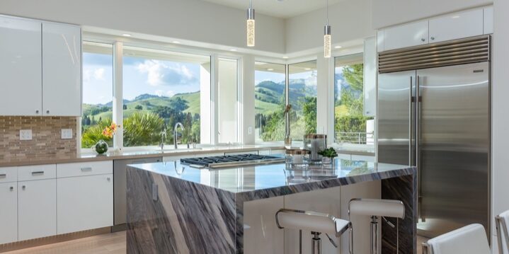 pine-court-kitchen-1-1350x480